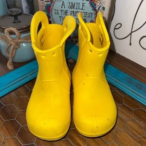 Crocs rain boots yellow size 7